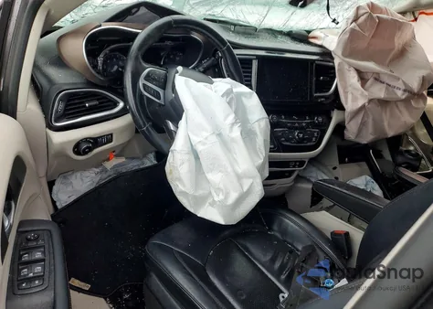 2018 Chrysler Pacifica Touring L Plus из США, поврежденный, VIN 2C4RC1EG0JR330772